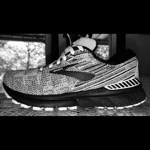 Brooks Adrenaline GTS 19